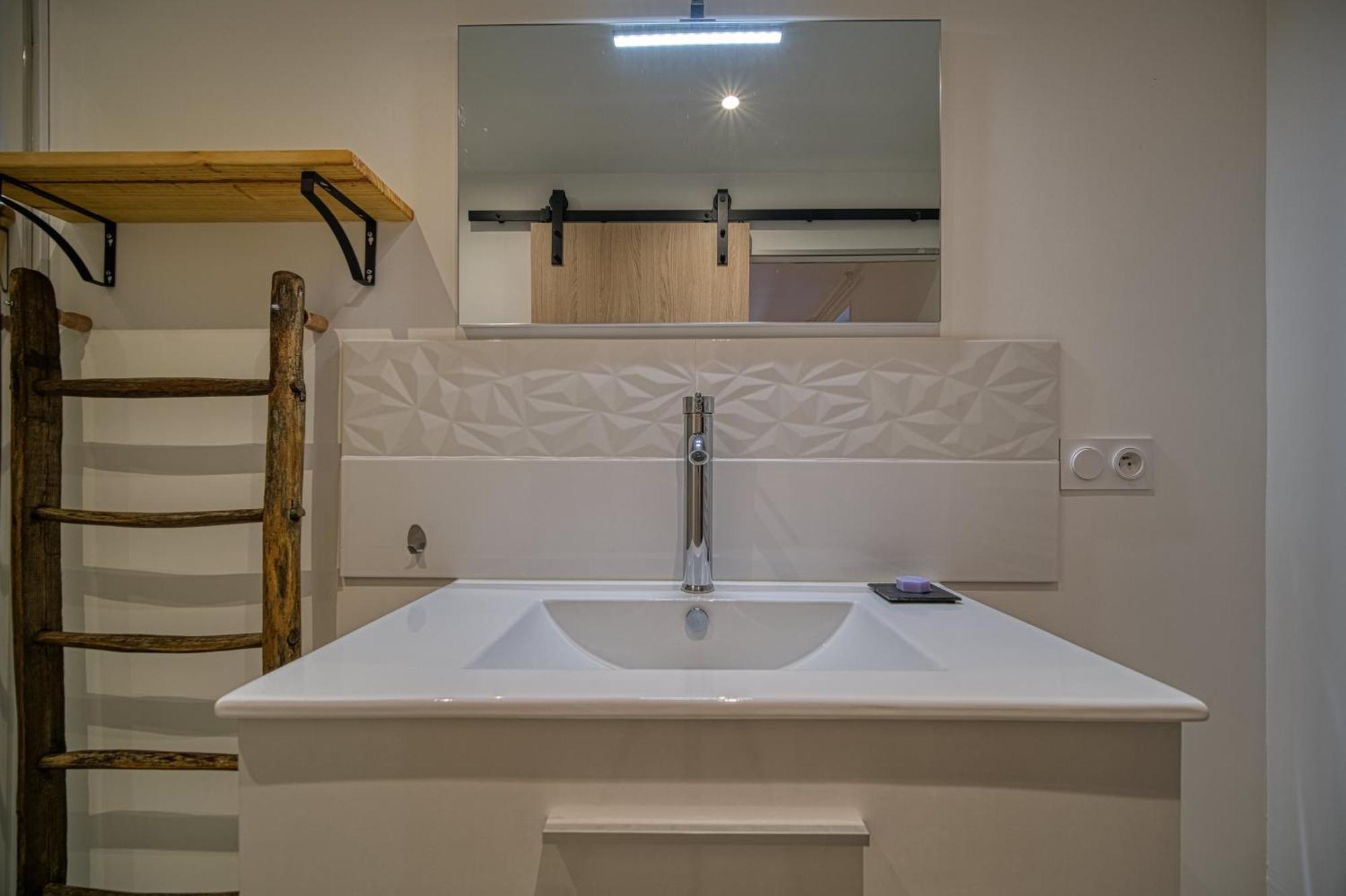 Maison Michonieres - Gite 3 Etoiles - 8 Personnes Miribel  Eksteriør billede